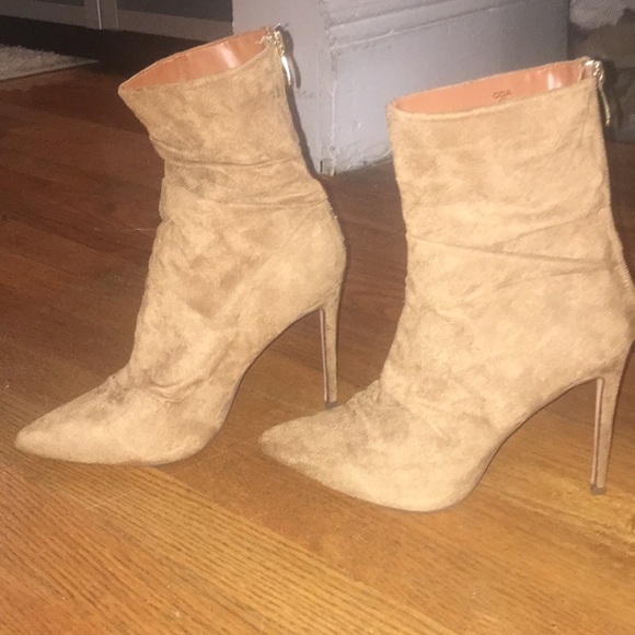 ❗️❗️ sold on instagram ❗️❗️ NEVER WORN booties - Picture 3 of 3